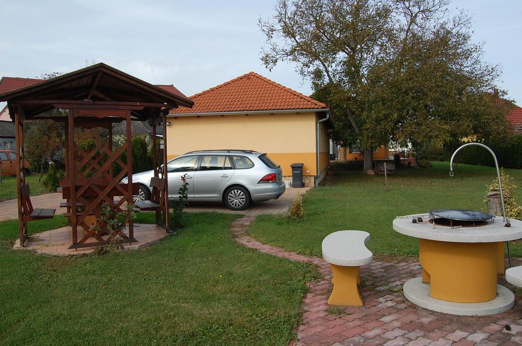 Mediterrán Vendégház Nagyatád Exterior foto