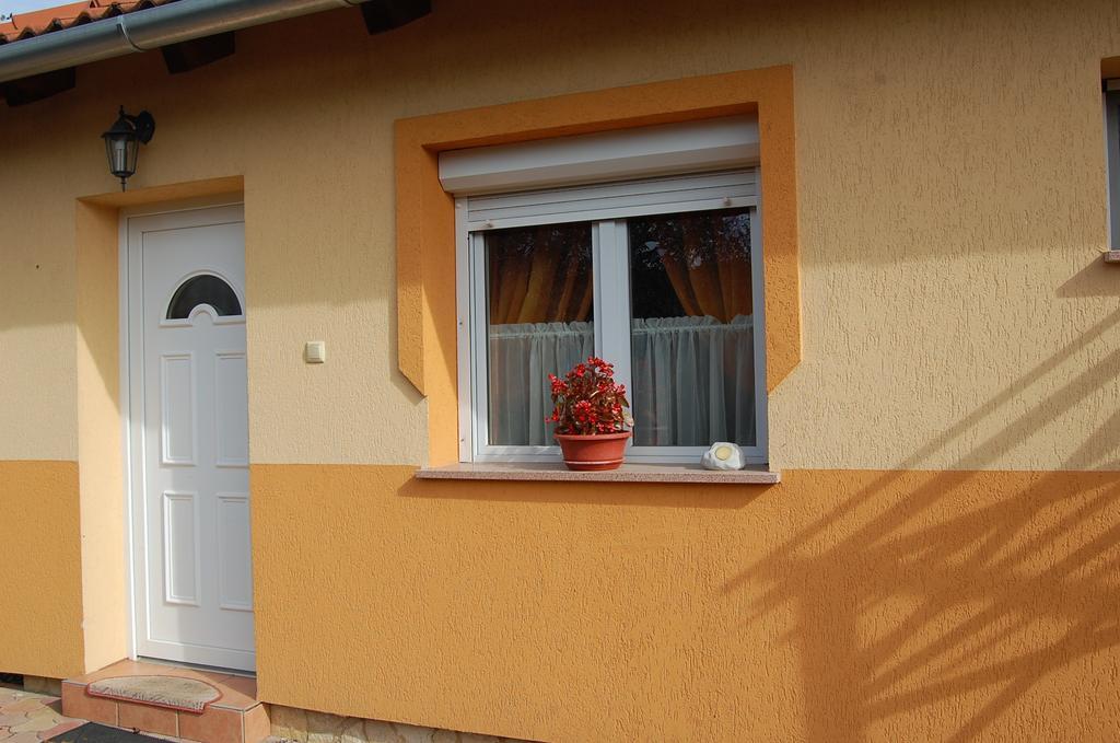 Mediterrán Vendégház Nagyatád Exterior foto
